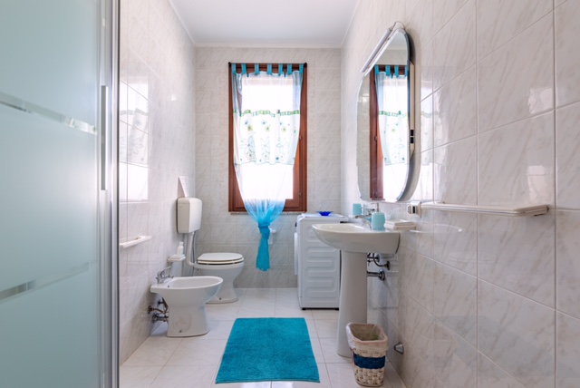 Bagno della casa vacanze La Lampara a Stintino